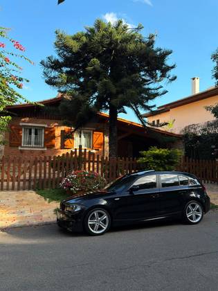 BMW 130i 3.0 SPORT HATCH 24V GASOLINA 4P AUTOMÁTICO BMW 130i 3.0 SPORT HATCH 24V GASOLINA 4P AUTOMÁTICO